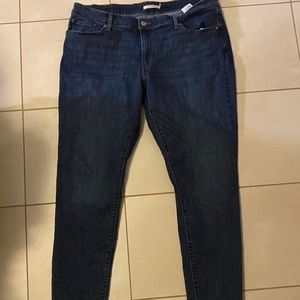 Never worn Levi jeans!!